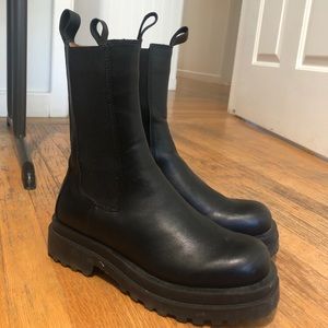Bottega Veneta/Zara black boot dupes